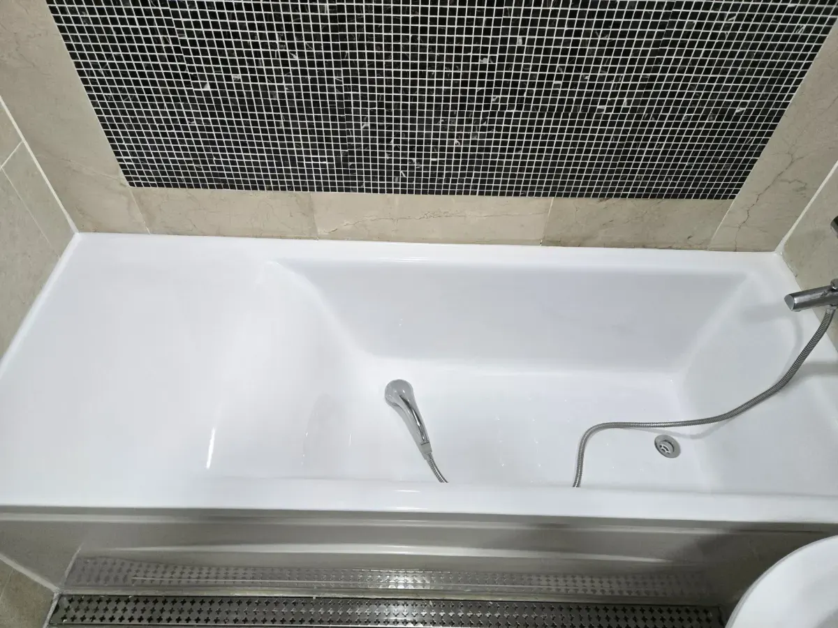 판교 붓들마을 9단지 욕조 바닥 기포 발생으로 욕조 교체 작업 과정